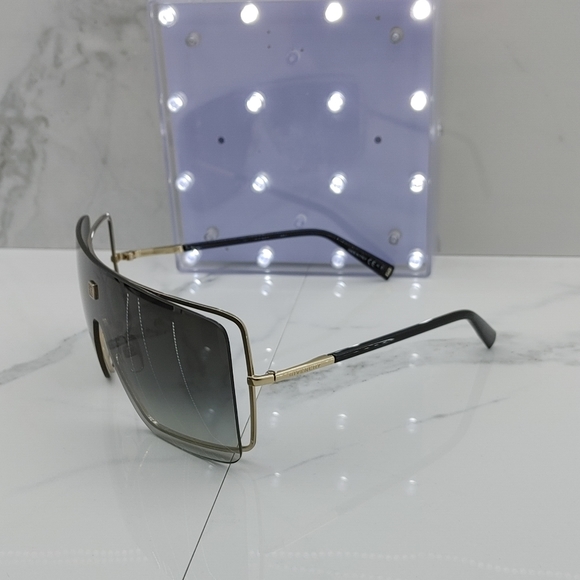 COPY - Givenchy Shield Sunglasses - Picture 5 of 7